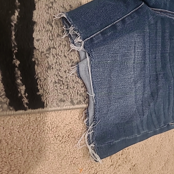 American Eagle Womens 14 Blue Denim The Dream Short Curvy Midi Distressed - Picture 3 of 12